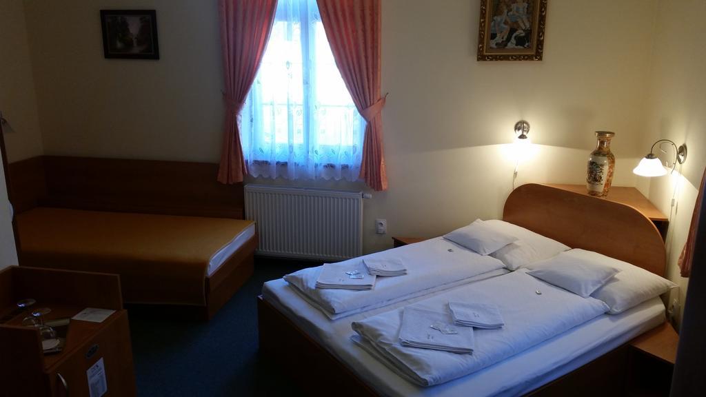 Penzion Zlaty Jelen Košice Esterno foto